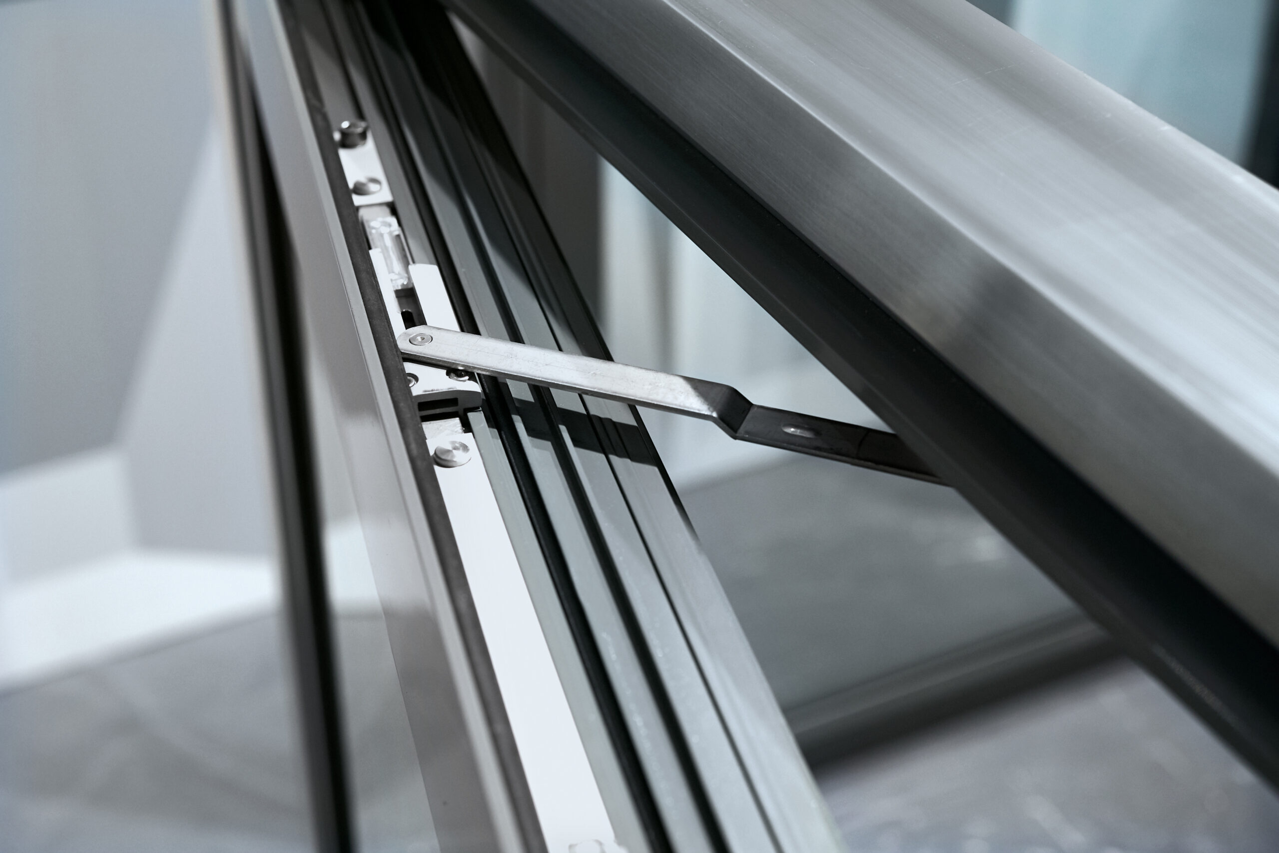 Draaibegrenzers voor aluminium ramen